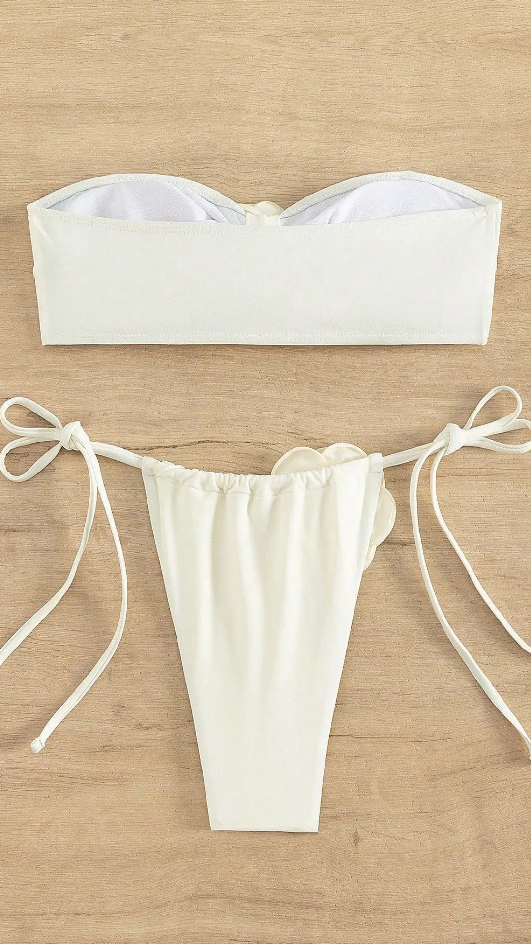 Nia Bikini