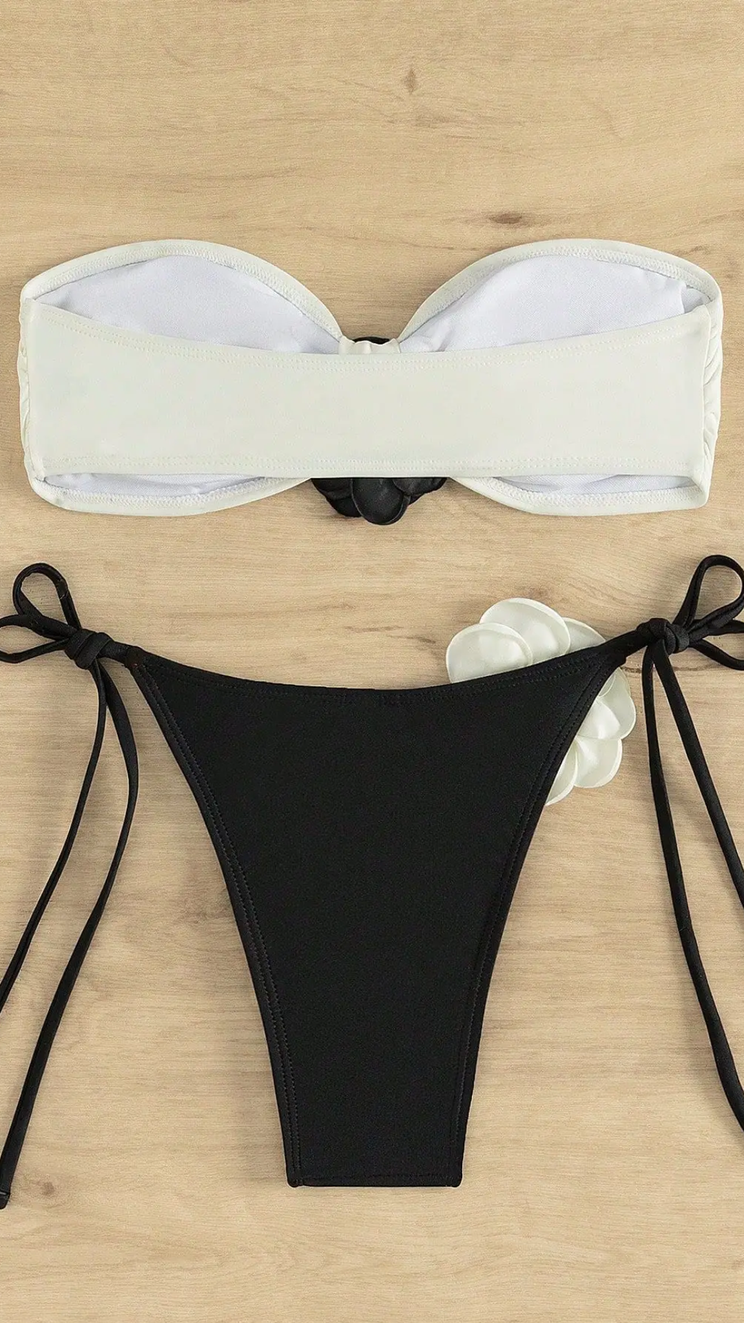 Nia Bikini